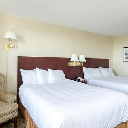 Irving West Hotel Гандер Экстерьер фото