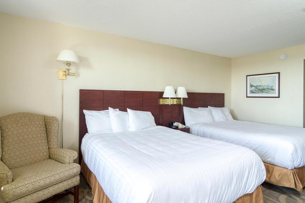 Irving West Hotel Гандер Экстерьер фото
